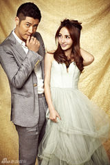 组图：姚笛任重再曝写真 获赞“最有爱情侣档”