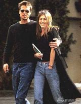 组图：盘点安妮斯顿与前夫皮特昔日甜蜜瞬间