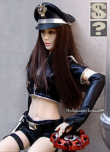 组图：微博曝范冰冰高仿真娃娃 神似芭比姿态各异