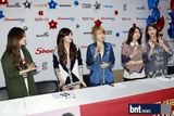 组图：韩国女子组合4minute举办粉丝签名会