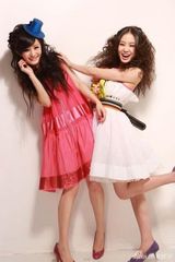 组图：刘诗诗杨幂热吻旧照 好姐妹同天公布喜讯