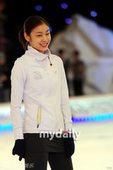 组图：金妍儿为花样滑冰秀进行彩排