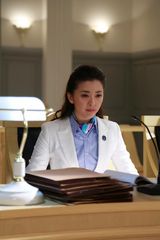 黄小蕾《离不离》首演律师 直面情理法三重博弈