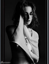 组图：内衣超模半裸大片抖椒乳姿态诱人