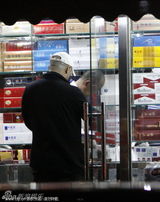 组图：王全安买验孕棒疑与张雨绮造人成功