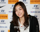 幻灯图：韩国花样滑冰选手金妍儿出国新闻发布会 