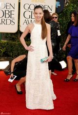 高清图：海莉-斯坦菲尔德少女初长成 纯白长裙出镜