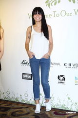 组图：路嘉怡婚宴群星道贺 张震任伴郎