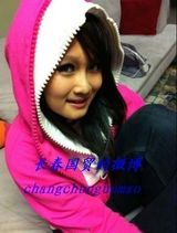 组图：赵本山14岁女儿可爱自拍照曝光 容貌清秀