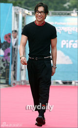 高清图：韩国富川电影节开幕 申贤俊高修等出席