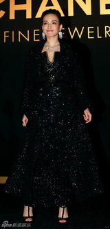 组图：舒淇黑衣朋克造型出席某品牌珠宝展