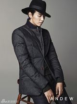 组图：韩星金英光为代言服装拍硬朗帅气写真