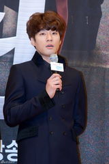 组图：韩国SBS新剧《拜托了，机长》制作发表会