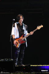 组图：五月天跨年夜开唱 陪歌迷倒数掀翻小巨蛋