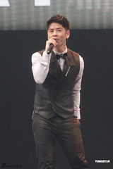 组图：邓智伟演唱会群星助阵 黄宗泽吃林峰醋