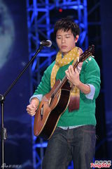 组图：严爵挑战唱跳险破音 林俊杰压轴热舞