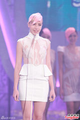 高清组图：亚姐竞赛泳装透视装比拼 堪比洗剪吹