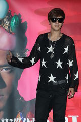 组图：郭富城个唱变型金刚舞台华丽震撼