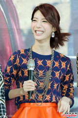 组图：Dream Girls性感站台 小宇宙大跳求爱舞