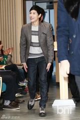 组图：灿烈土豪风现身《丛林法则》记者会