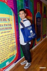 组图：林海峰王菀之携手出席活动宣传环保