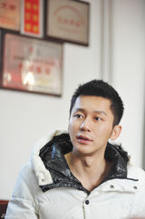 李晨联合新浪冬日送温暖 爱心捐助马路天使(图)