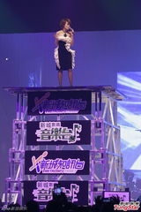 组图：2012新城劲爆颁奖礼 容祖儿高空献唱