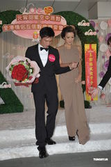 组图：谢婷婷安志杰甜蜜秀 对霆锋柏芝复合不表态