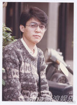 组图：姜育恒老照片曝光 文艺忧郁书卷气十足