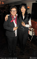 组图：张曼玉现身伦敦看秀 气质超然面露憔悴