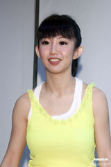 组图：曾昱嘉将开唱压力大 郭书瑶亲自下厨煮补品