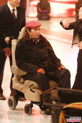 组图：赌王数百万支持太太 何超莲吴克羣献艺