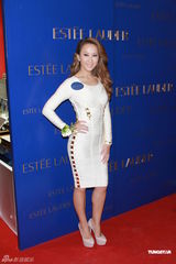 组图：李玟李美凤美艳亮相 李玟谈造人称顺其自然