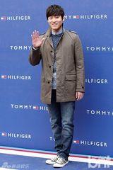 组图：神起昌珉FT在真刘仁娜等为品牌站台