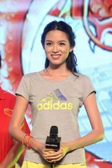 组图：范冰冰大呼我爱姚晨 为中国奥运健儿加油