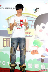 组图：林俊杰筹备个唱忙健身 观摩S.H.E演唱会