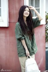 组图：傅晶简约森女系写真慵懒随意