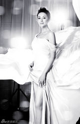 组图：戴娇倩《时尚新娘》烈焰玫瑰妖娆怒放