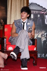 组图：《三国》主演台湾宣传 何润东佩服陈建斌