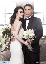 组图：蒋勤勤再拍婚纱写真 甜蜜依偎陈建斌