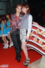 组图：蔡卓妍出席活动为阿娇新恋情送祝福