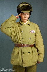 组图：盘点明星帅气军装造型 男星阳刚女星飒爽