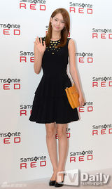 组图：少时允儿出席活动黑裙淑女 宋仲基将入伍