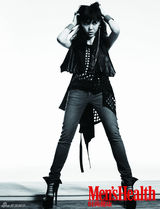 组图：吴莫愁时尚大片秀美腿 飞扬青春造型狂野