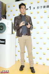 组图：彭于晏帅气现身笑容优雅魅力十足