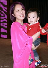 组图：杨千嬅自曝将休假一月调养 谈新年露幸福