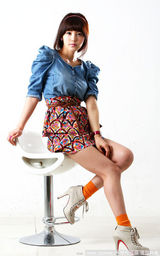 幻灯图集：南圭丽清新写真 甜美笑容展别样风情 