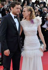 组图：黛安-克鲁格携男友亮相秀恩爱