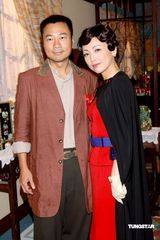 幻灯图：《巾帼2》拜神 邓萃雯黎耀祥将有激情戏