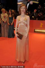 幻灯图：欧洲潜力新星颁奖礼举行 明星获赠钻饰